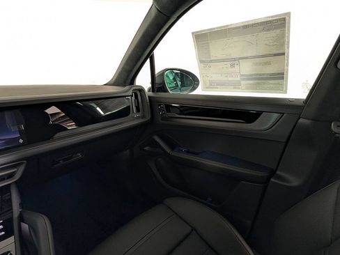New 2026 Porsche Cayenne GTS AWD/4WD image 23