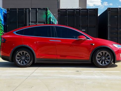 Used 2018 Tesla Model X 100D AWD/4WD image 16