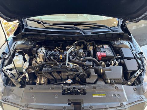 Used 2025 Nissan Altima 2.5 SV FWD image 28