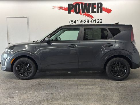 Used 2023 Kia Soul LX w/ LX Technology Package FWD image 6