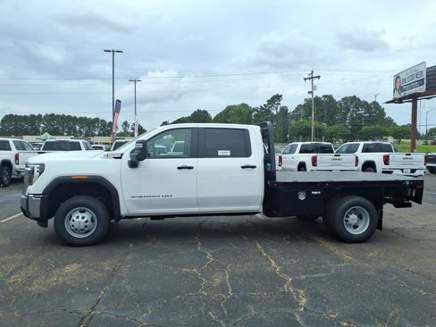 New 2026 GMC Sierra 3500 Pro w/ Convenience Package AWD/4WD image 1