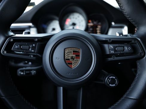 Used 2024 Porsche Macan GTS image 32