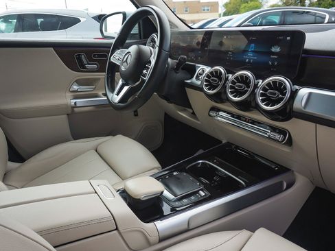 Used 2023 Mercedes-Benz EQB 300 4MATIC image 45