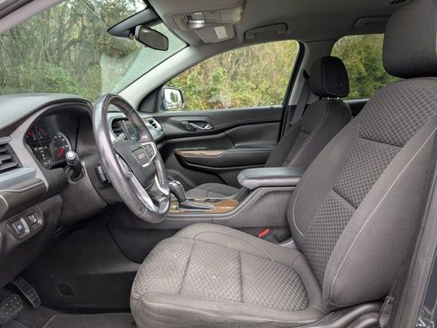 Used 2019 GMC Acadia SLE image 14