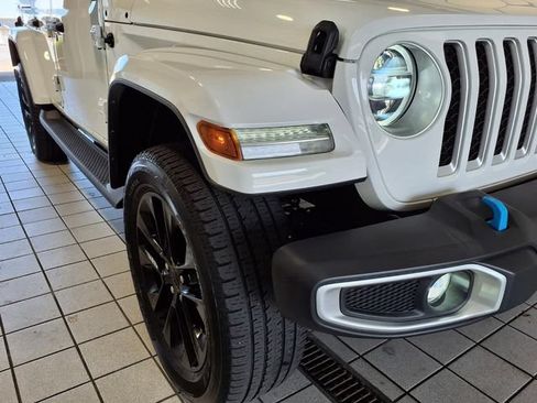 Used 2022 Jeep Wrangler Unlimited Sahara w/ Cold Weather Group AWD/4WD image 26