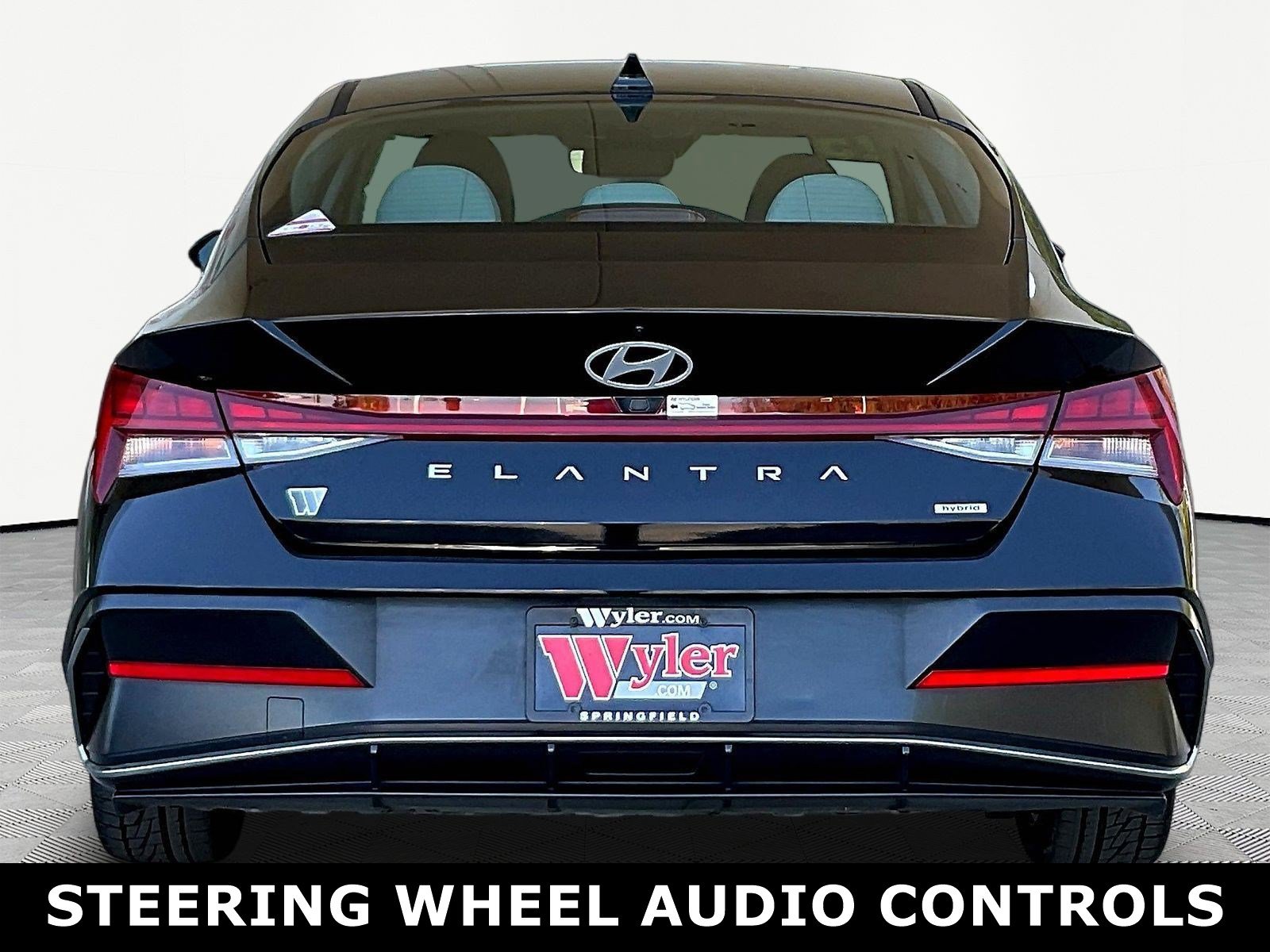 Used 2025 Hyundai Elantra Limited FWD image 5