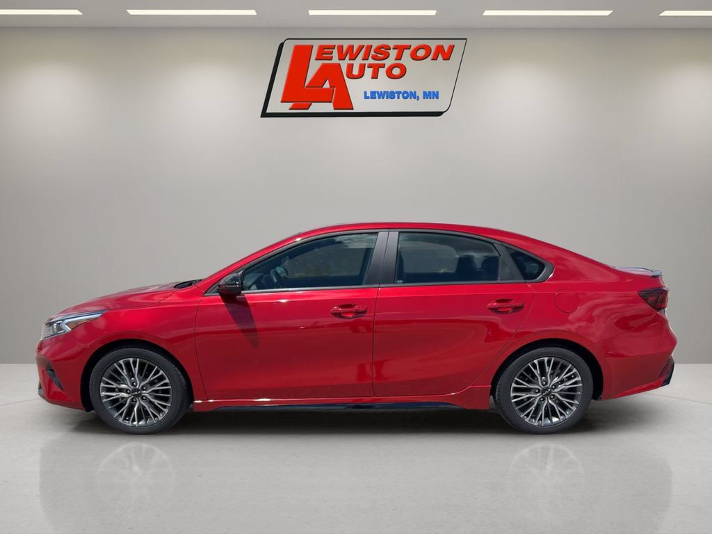 Used 2024 Kia Forte GT-Line w/ GT-Line Premium Package FWD image 2