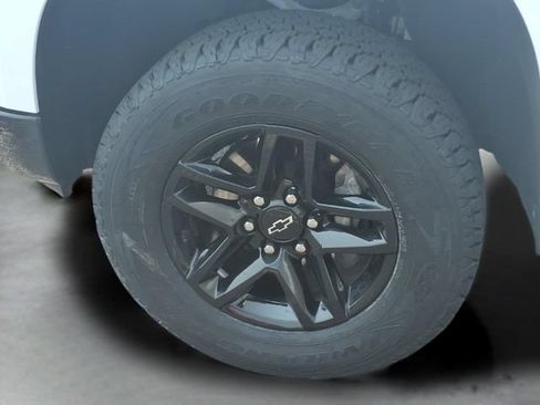 Used 2022 Chevrolet Silverado 1500 LT Trail Boss AWD/4WD image 16