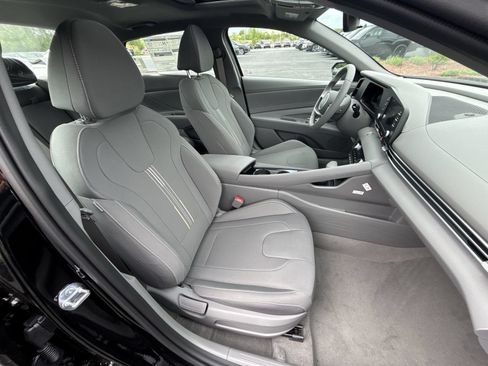 Used 2026 Hyundai Elantra SEL Sport Premium FWD image 27