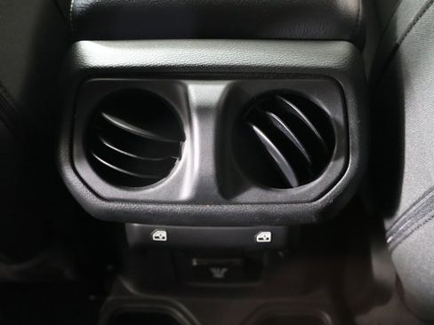 Used 2022 Jeep Gladiator Sport image 46