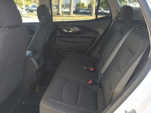 Used 2024 GMC Terrain SLE w/ Driver Convenience Package image 13