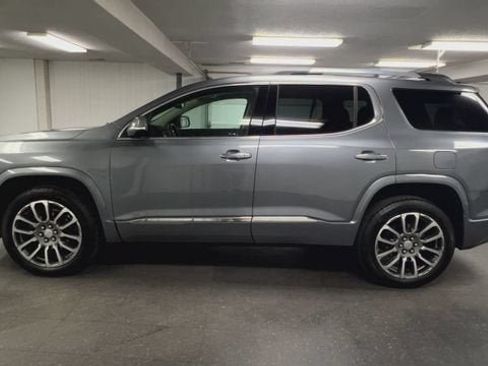 Certified 2022 GMC Acadia Denali w/ Denali Ultimate Package AWD/4WD image 5