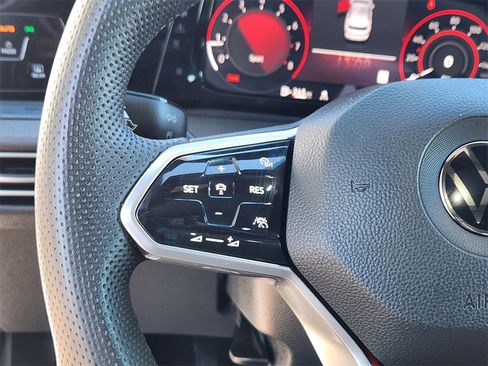 Used 2022 Volkswagen GTI SE image 8