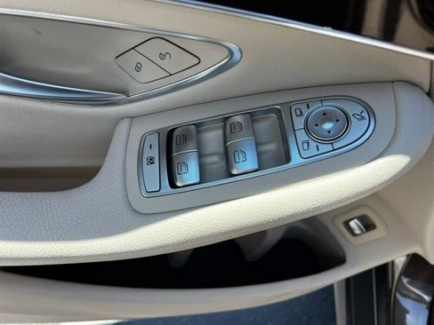 Used 2016 Mercedes-Benz GLC 300 4MATIC w/ Multimedia Package image 24
