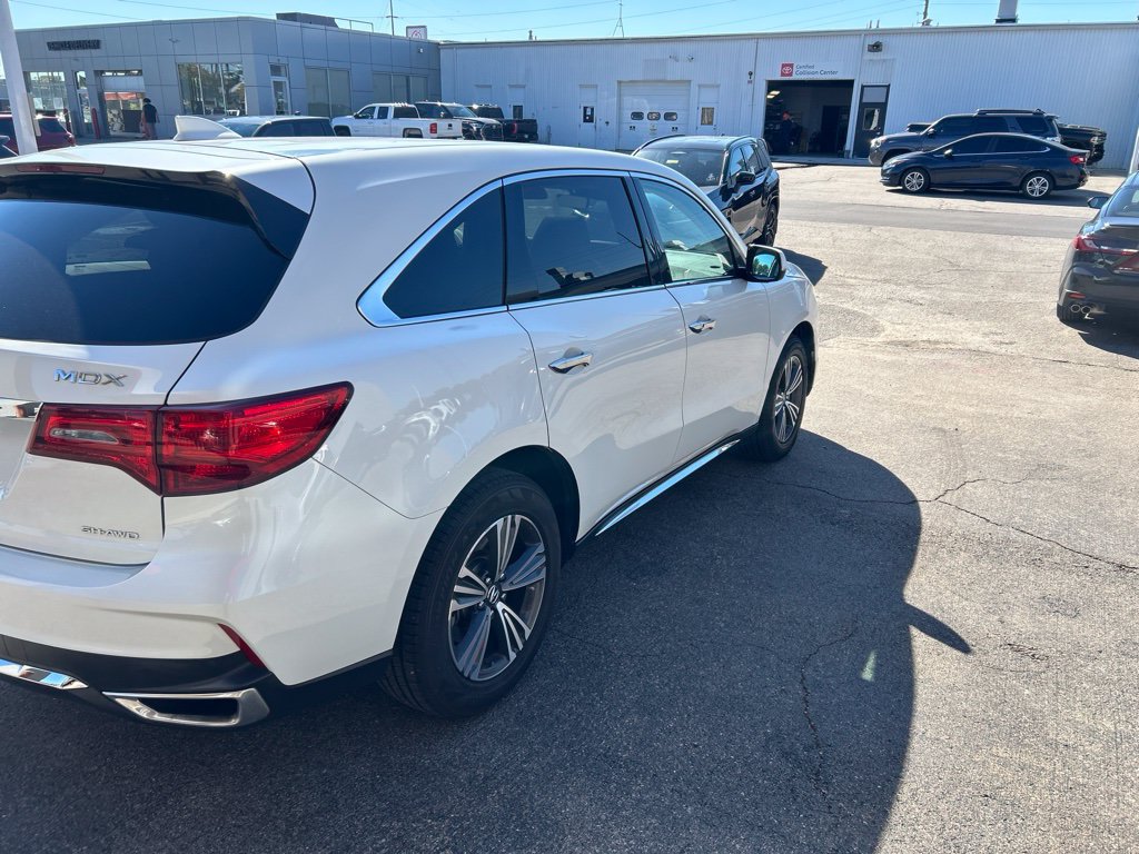 Used 2017 Acura MDX SH-AWD image 3