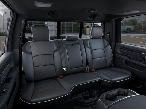 New 2026 RAM 2500 Laramie AWD/4WD image 15