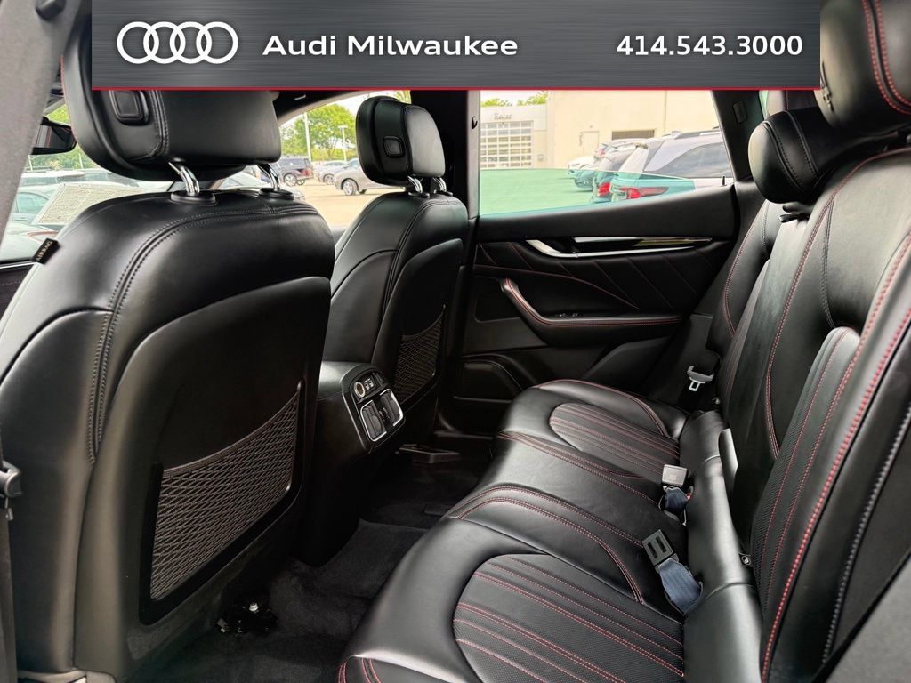 Used 2021 Maserati Levante AWD/4WD image 32