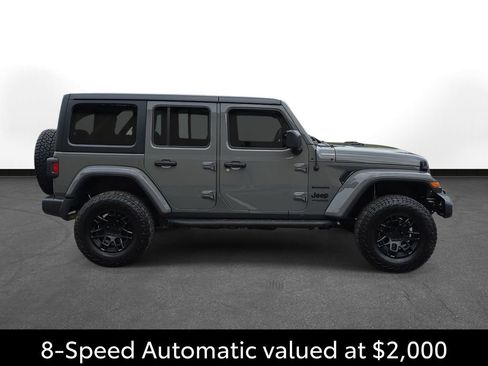 Used 2020 Jeep Wrangler Unlimited Sahara AWD/4WD image 5