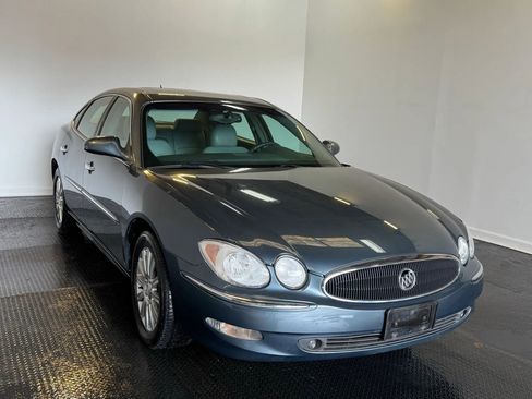 Used 2007 Buick LaCrosse CXS w/ Driver Confidence Package FWD image 3