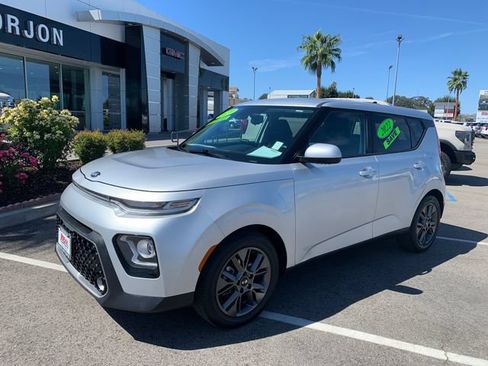 Used 2020 Kia Soul EX FWD image 1