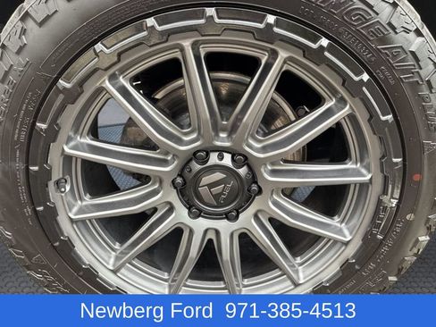 Used 2024 GMC Yukon XL Denali w/ Advanced Technology Package AWD/4WD image 10