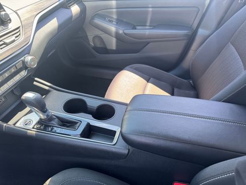 Used 2025 Nissan Altima 2.5 SV image 41