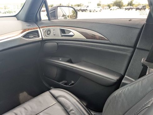 Used 2020 Lincoln MKZ Reserve w/ Monochromatic Package FWD image 17