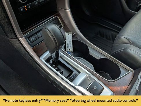 Used 2022 Subaru Ascent Touring image 9