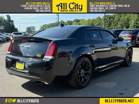 Used 2020 Chrysler 300 S RWD image 7
