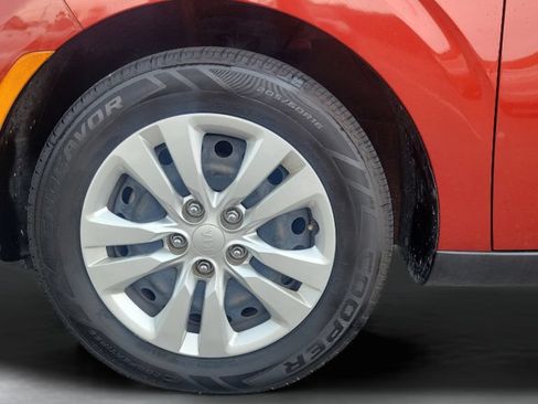 Used 2020 Kia Soul LX FWD image 25