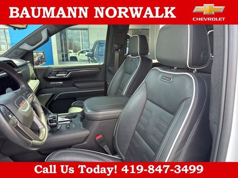 Used 2024 GMC Sierra 1500 AT4X image 17