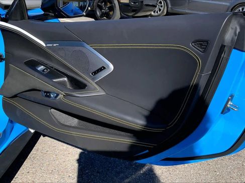 Used 2022 Chevrolet Corvette 3LT w/ Z51 Performance Package image 19