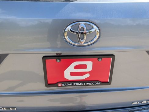 Used 2022 Toyota Highlander Platinum AWD/4WD image 47