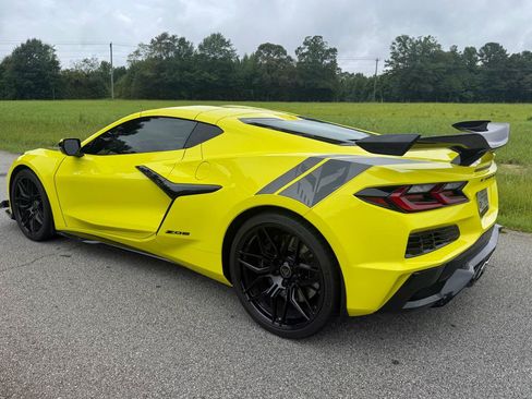 Used 2024 Chevrolet Corvette Z06 RWD image 4