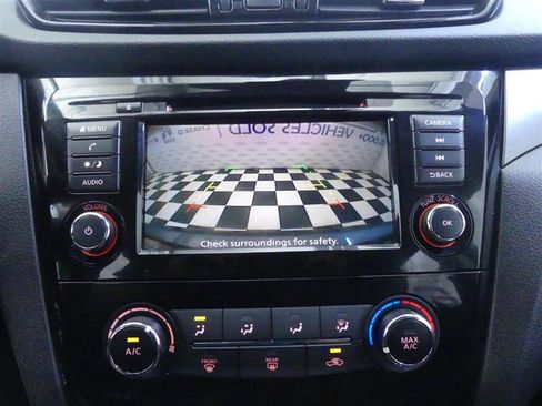 Used 2021 Nissan Rogue Sport S image 10