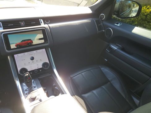 Used 2018 Land Rover Range Rover Sport SE AWD/4WD image 17