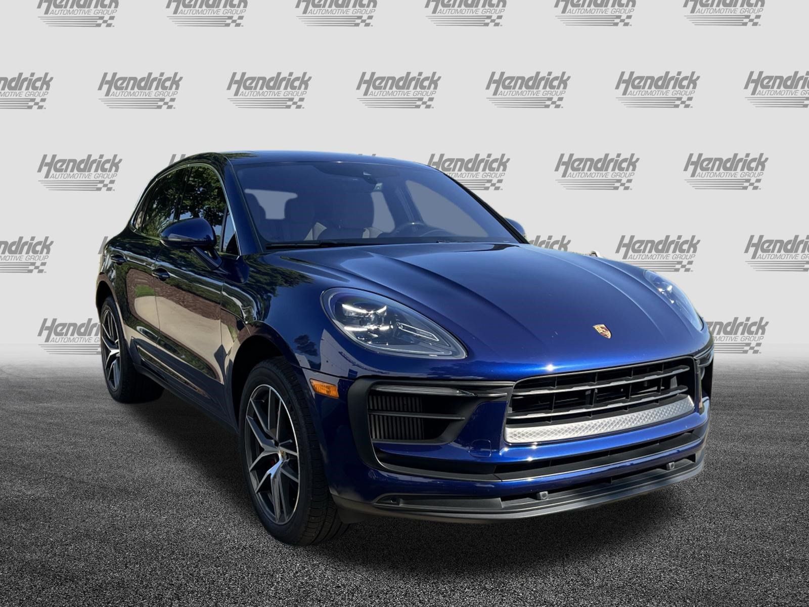Used 2022 Porsche Macan S AWD/4WD image 2