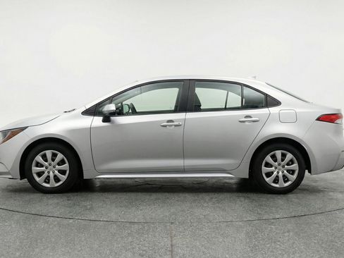Used 2025 Toyota Corolla LE FWD image 5