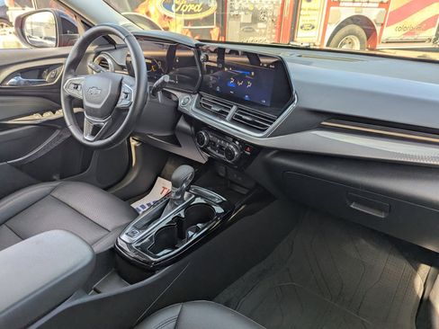 Used 2024 Chevrolet Trax ACTIV w/ Sunroof Package image 11