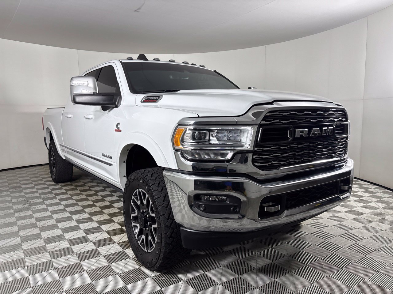 Used 2024 RAM 2500 Limited AWD/4WD image 3