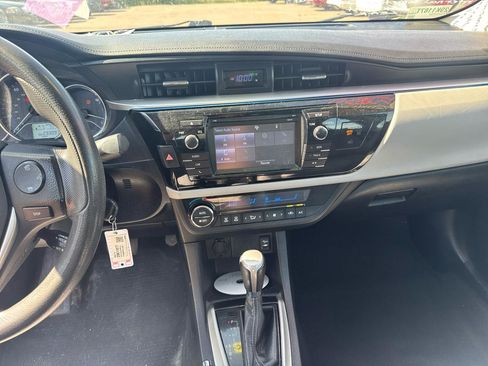 Used 2015 Toyota Corolla LE FWD image 10
