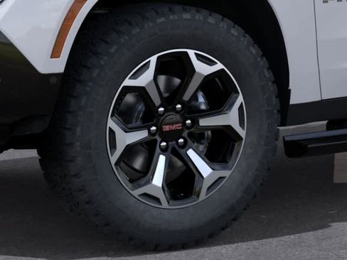 New 2026 GMC Yukon AT4 AWD/4WD image 9