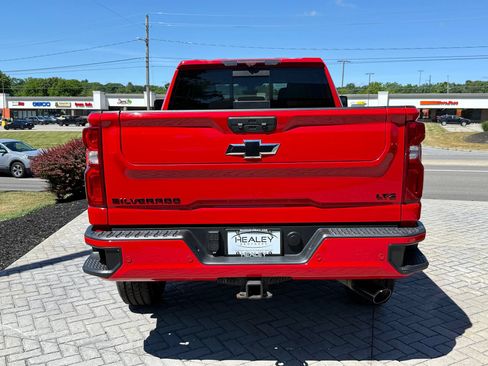 Certified 2022 Chevrolet Silverado 2500 LTZ w/ LTZ Plus Package AWD/4WD image 5