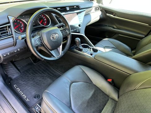 Used 2019 Toyota Camry XSE FWD image 10
