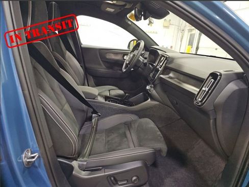 Used 2023 Volvo C40 P8 Recharge Ultimate w/ Protection Package Premier image 19