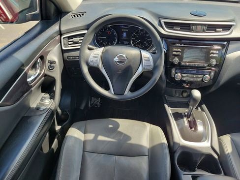 Used 2015 Nissan Rogue SV FWD image 11