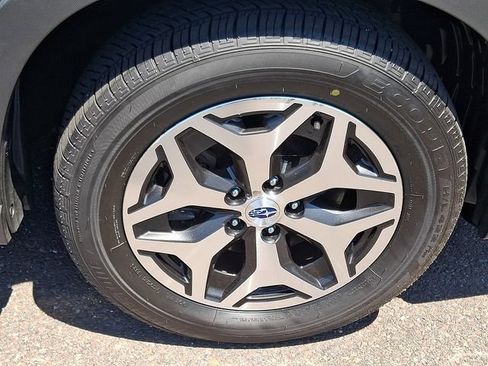 Certified 2024 Subaru Forester Premium AWD/4WD image 8