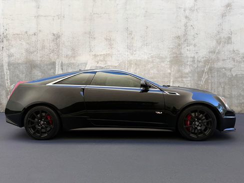 Used 2015 Cadillac CTS V image 10