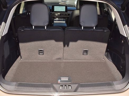 New 2026 Lincoln Aviator Premiere image 37