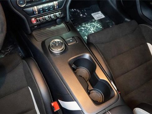 Used 2020 Ford Mustang Shelby GT500 w/ Carbon Fiber Track Pack image 7